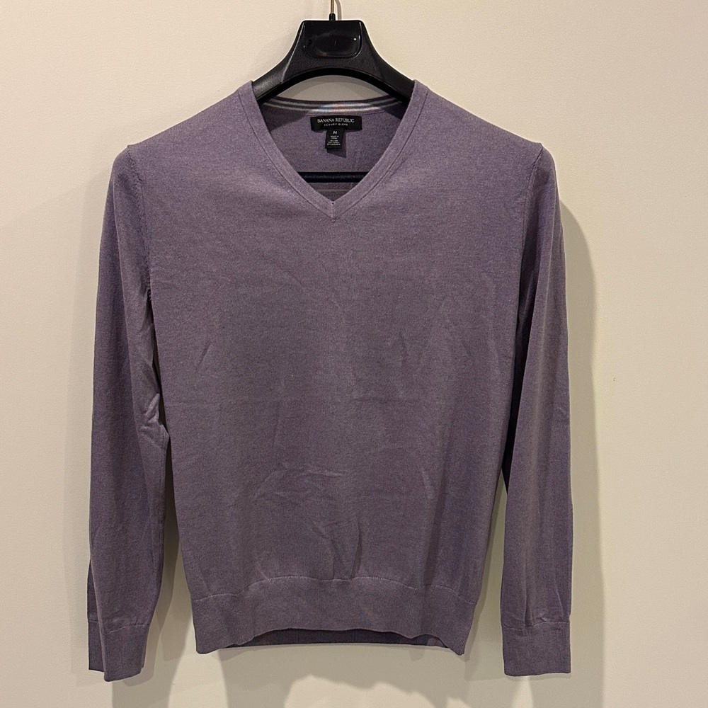Banana Republic Men's Lavender V-Neck Sweater